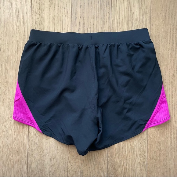 Under Armour Black Pink Tempo Run Shorts NWT - Size S - Picture 3 of 6